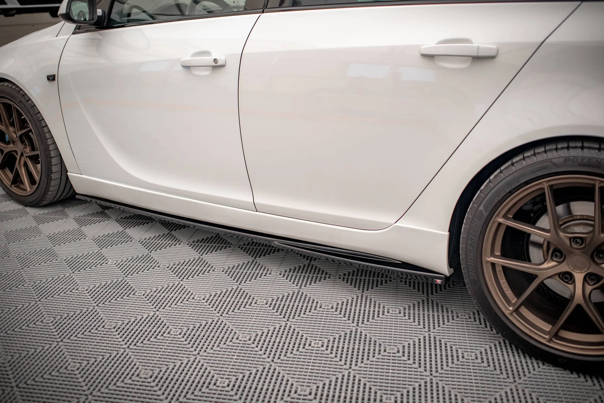 Sideskjørt Opel Insignia Mk. 1 OPC - Bilde 5