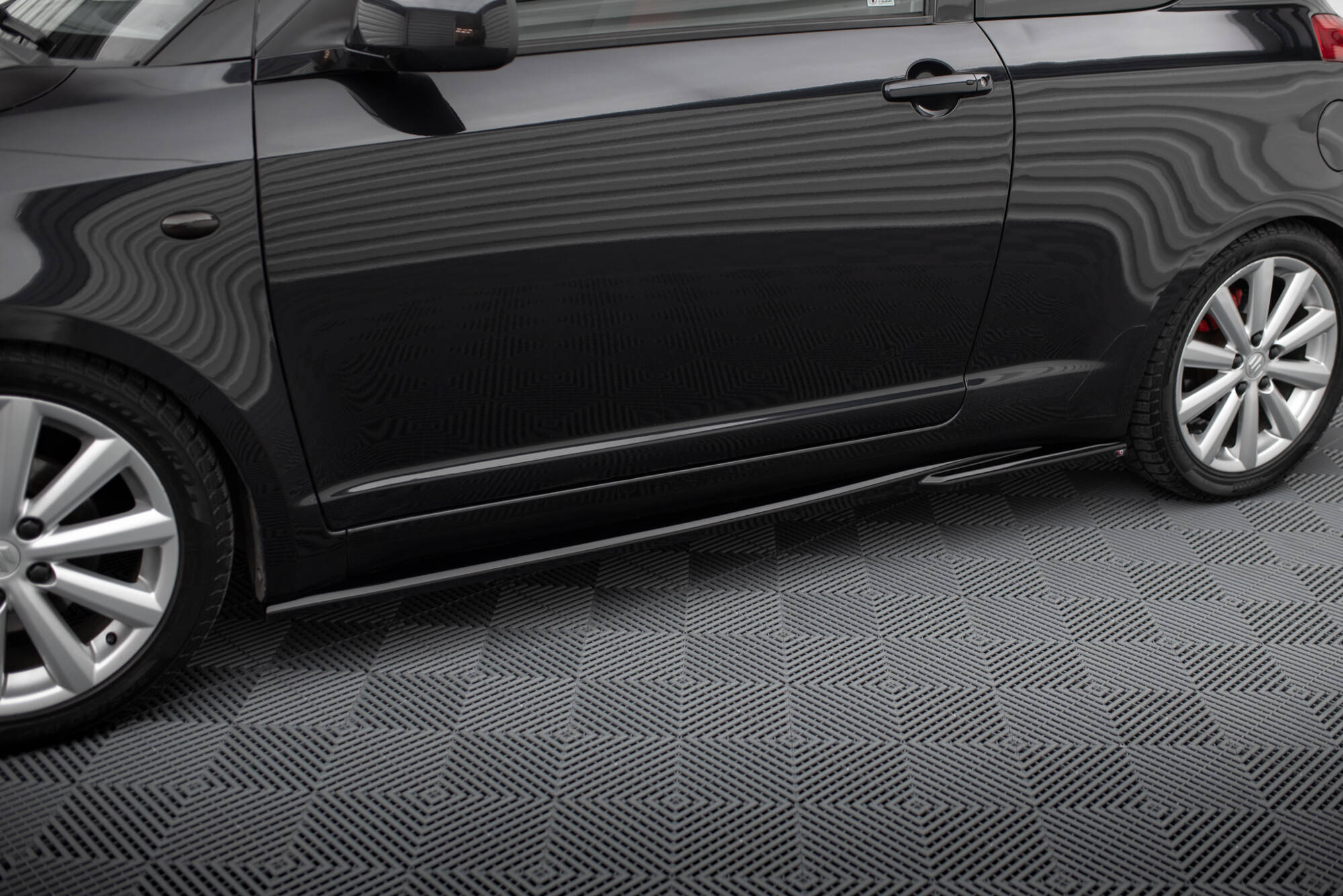 Sideskjørt Suzuki Swift Sport Mk4