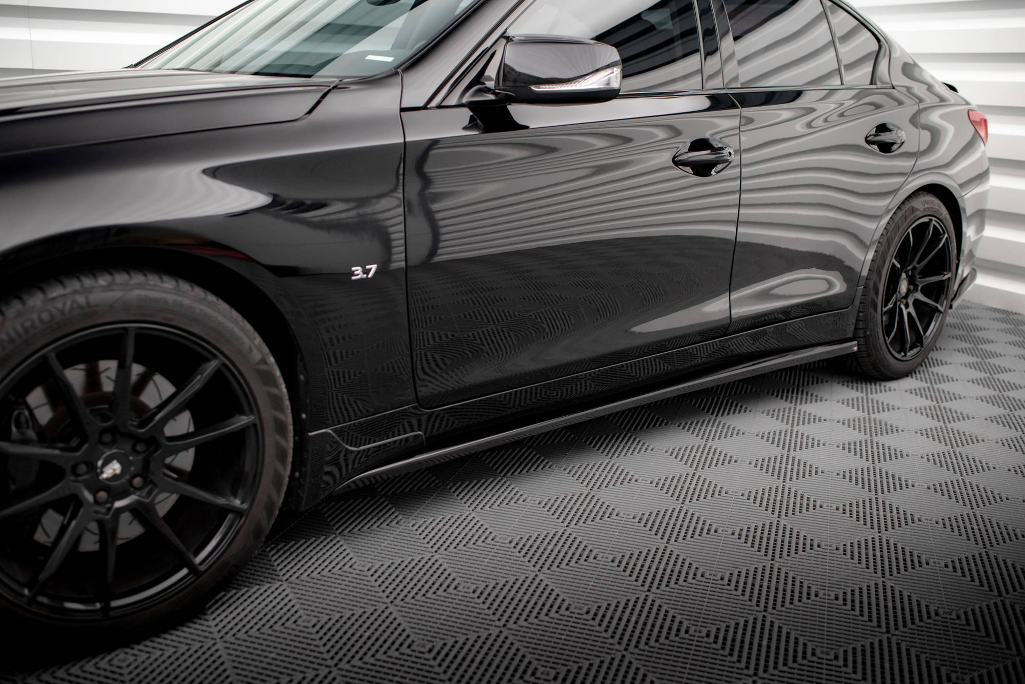 Sideskjørt V.1 Infiniti Q50 S Mk1