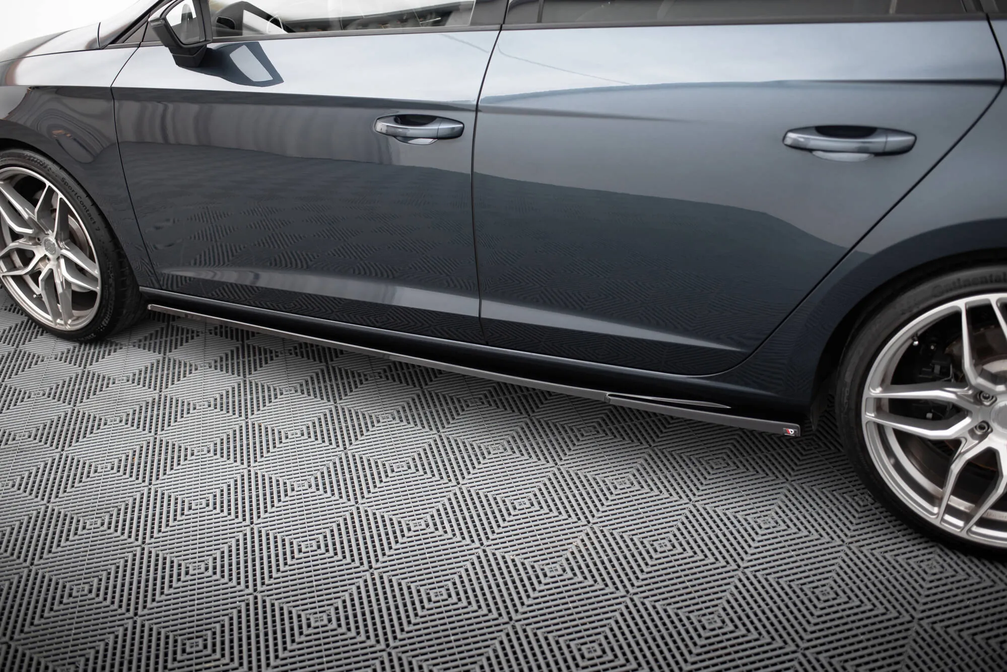 Sideskjørt V.5 Seat Leon Cupra / FR Mk3 / Mk3 Facelift - Bilde 3