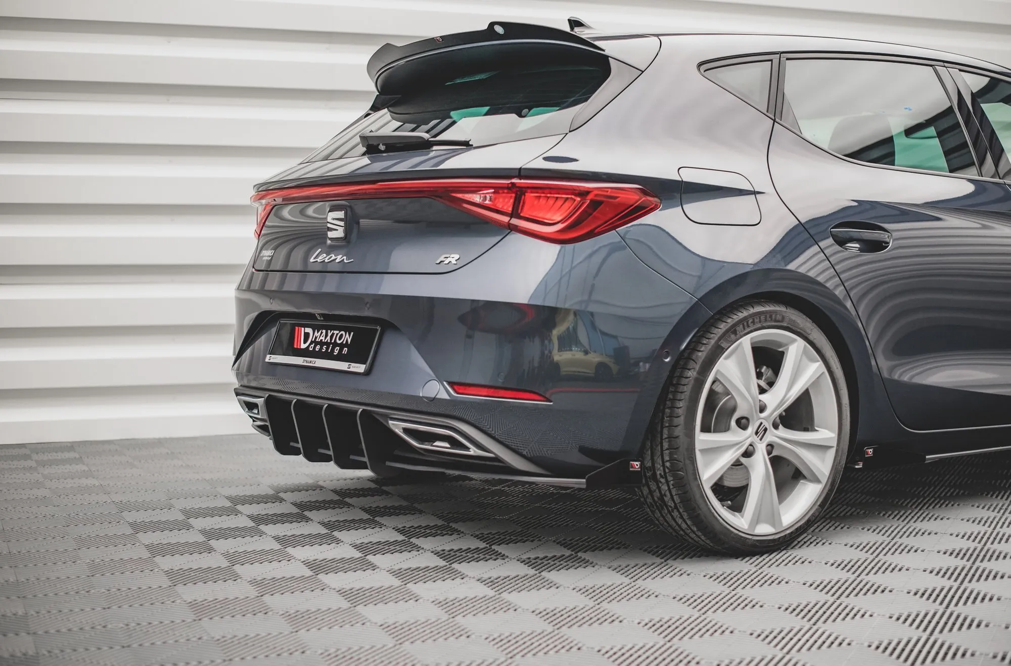 Diffuser Street Pro Med Flaps Seat Leon FR Hatchback Mk4