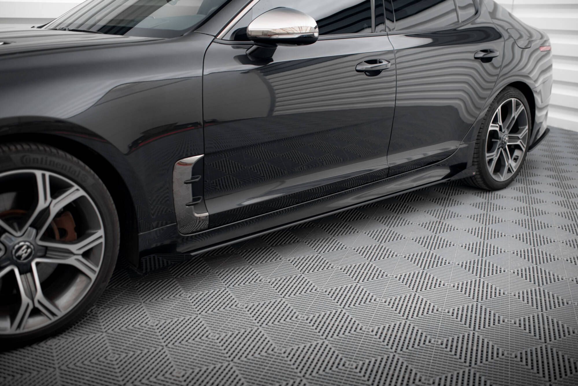 Sideskjørt Street Pro Med Flaps Kia Stinger GT / GT-Line / Standard Mk1