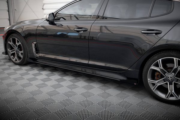 Sideskjørt Street Pro Med Flaps Kia Stinger GT / GT-Line / Standard Mk1
